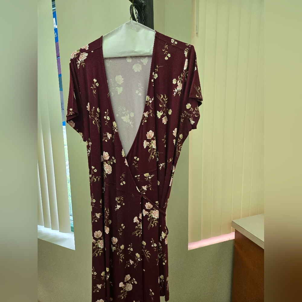 Old Navy Maroon Leaf Print Dress